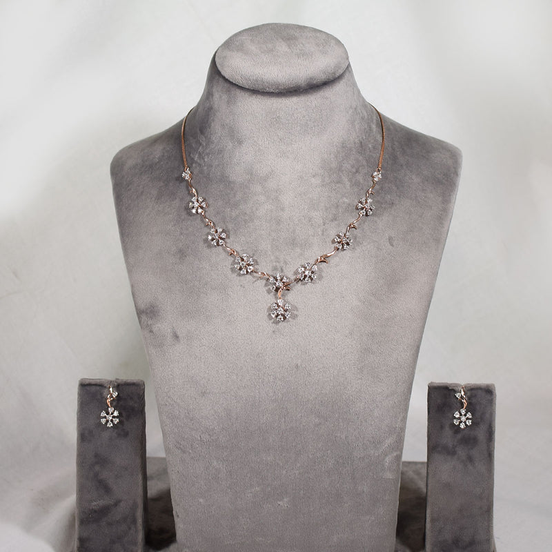 Rose gold floral pattern necklace