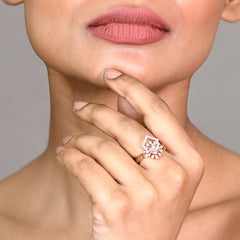 Trangular shape rose gold ring