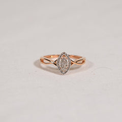 Trendy elliptical shape diamond ring